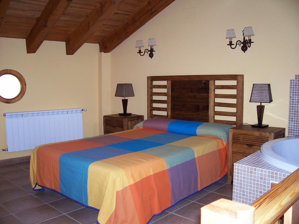 Los Camarotes Cervera de Buitrago Rum bild